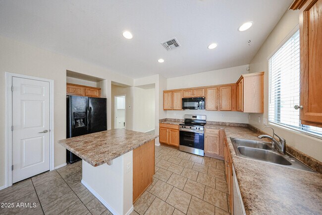 Building Photo - 43337 N Heavenly Way