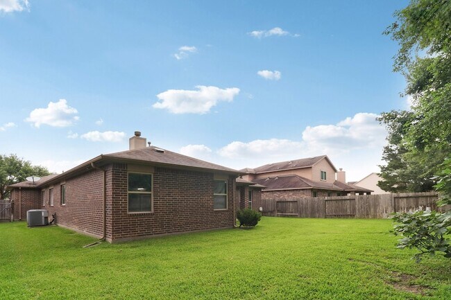 Building Photo - 21396 Timber Lodge Ln