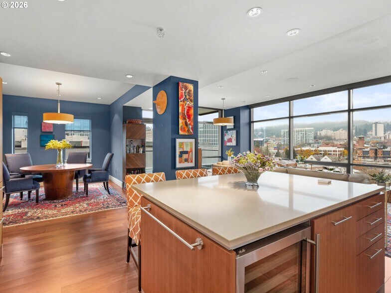 Building Photo - 311 NW 12th Ave