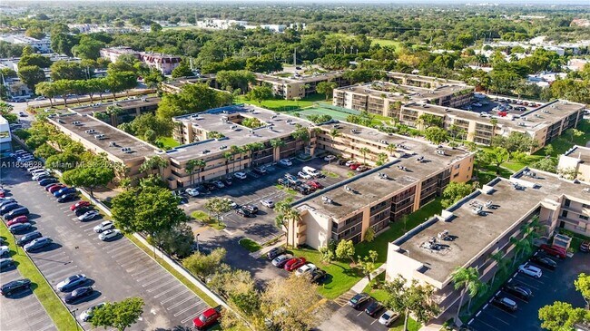 Building Photo - 8415 SW 107th Ave