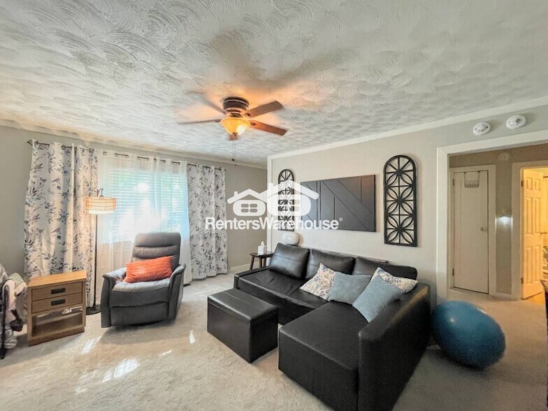 Building Photo - 8455 Radnor Rd