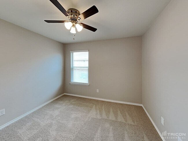 Building Photo - 2514 Henley Dr