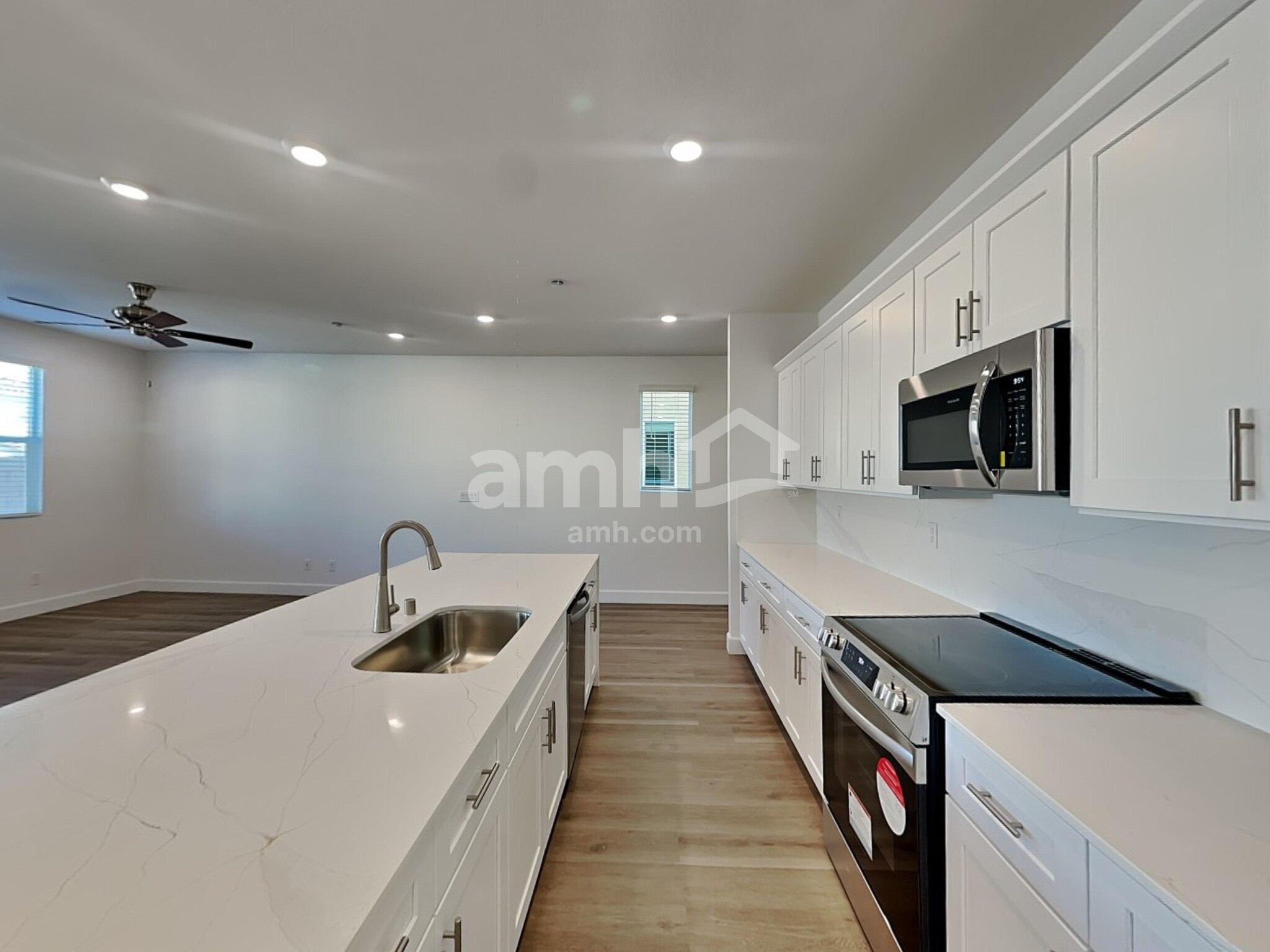 Building Photo - 6428 Marthas Vineyard Ave