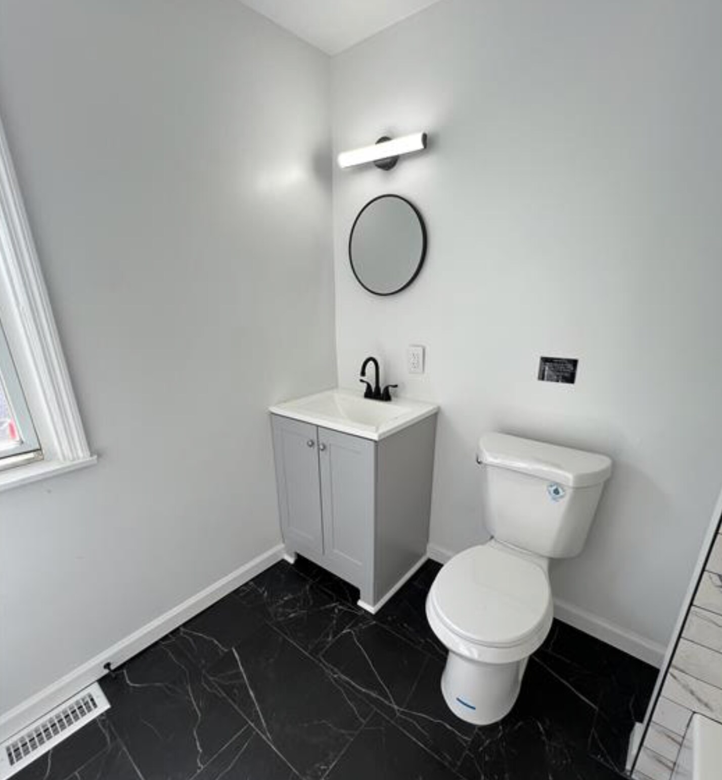 Building Photo - 2712 Kane St