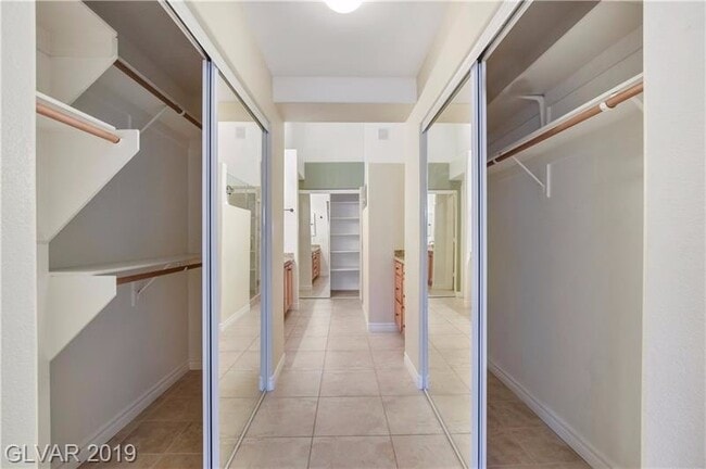 Building Photo - Single Story Townhome in Mountain Gate Community COMING SOON!