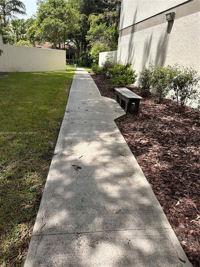 Building Photo - 3032 S Oakland Forest Dr