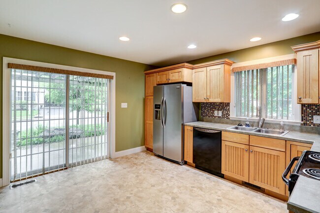 Building Photo - 258 Cool Creek Way