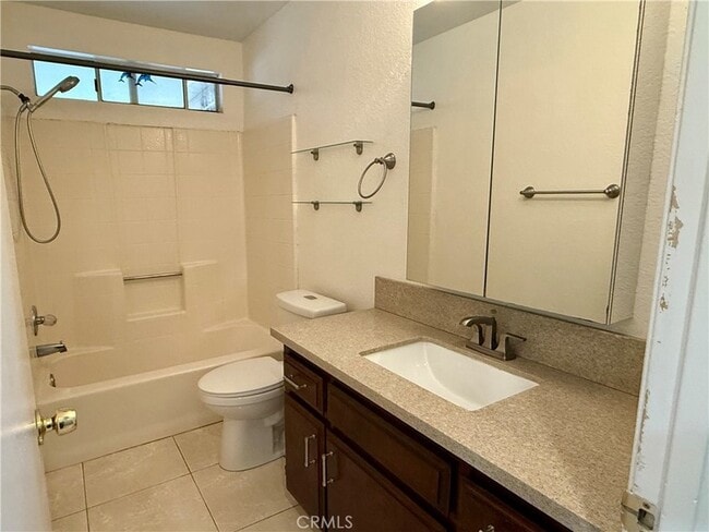 Building Photo - 18693 Albany St