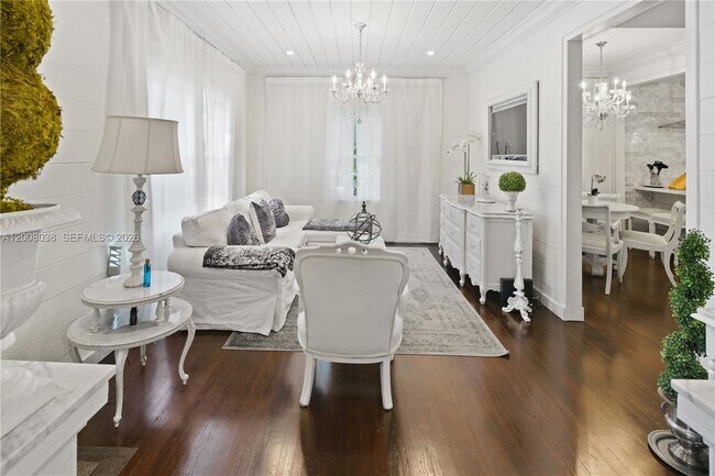 Building Photo - 743 NW 9th Ave