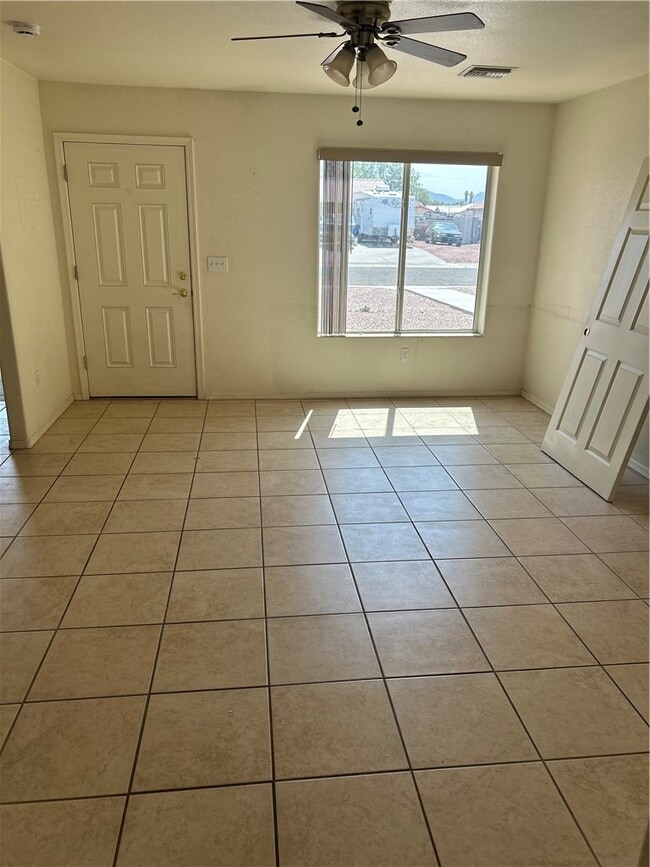 Building Photo - 5775 Bernstein Dr