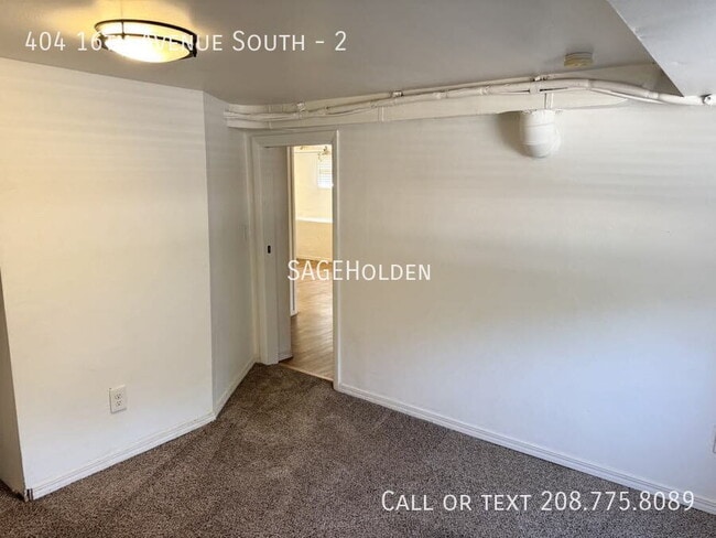 Building Photo - 404 16th Ave S