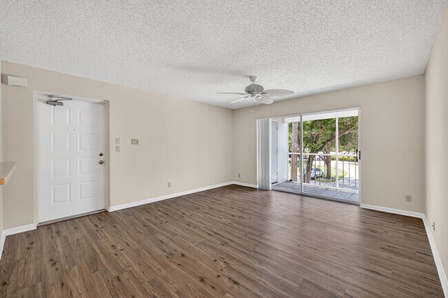 Building Photo - 2512 SE Anchorage Cove