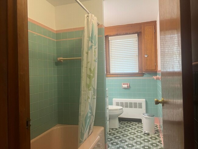 Building Photo - 116 Summit Ave