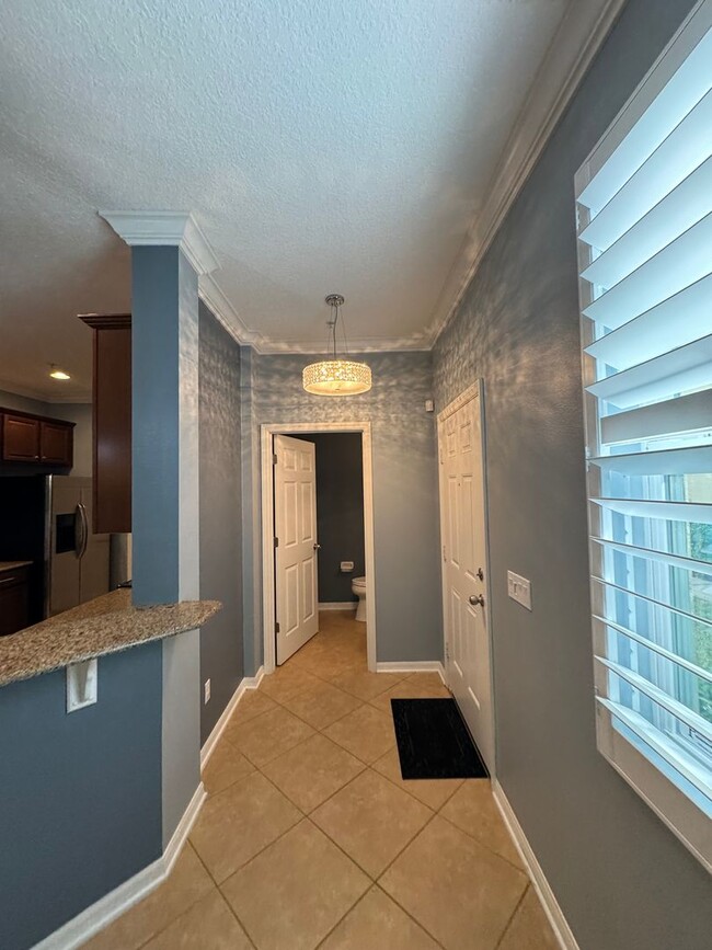 Building Photo - 3 BEDROOM. 2.5 BATHROOM TOWNHOME IN OVIEDO