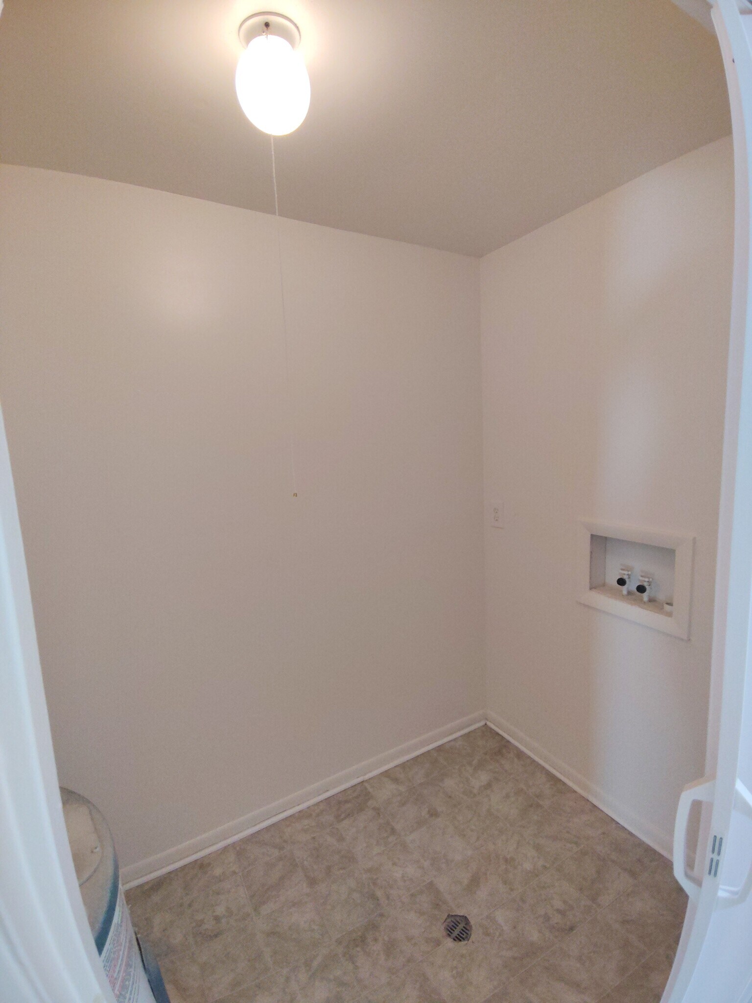 Building Photo - 600 Reusens Rd