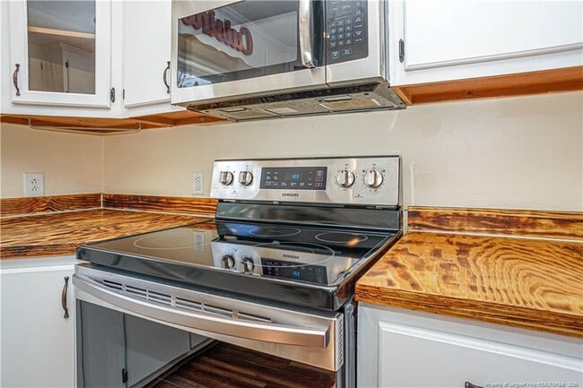 Building Photo - 184 E 12 Oaks Rd