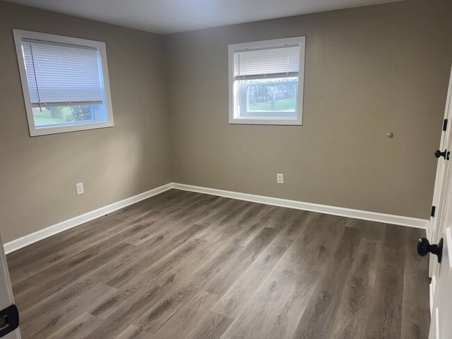 Building Photo - 2903 S Greenwood Dr