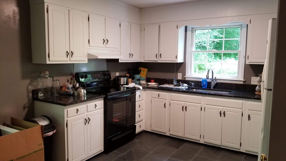 Building Photo - 304 Umstead Dr