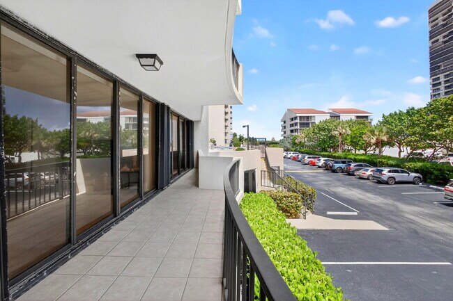 Building Photo - 4200 N Ocean Dr