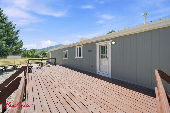 Building Photo - 408 Harmony Dr