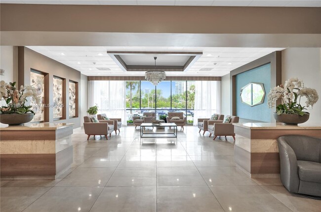 Building Photo - 3701 N Country Club Dr