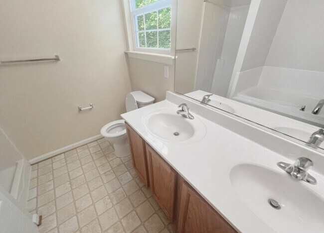 Building Photo - 1724 Market St