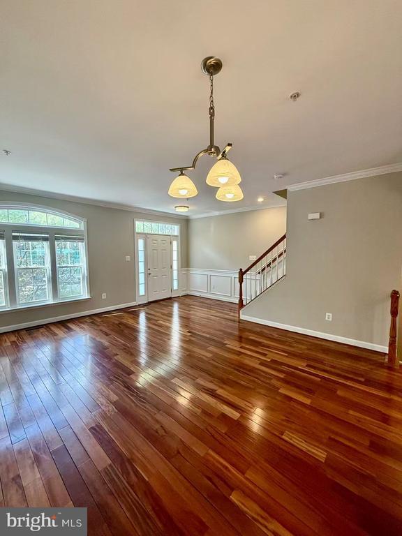 Building Photo - 612 Garden View Square