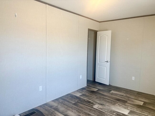 Building Photo - 150 Private Road 1610