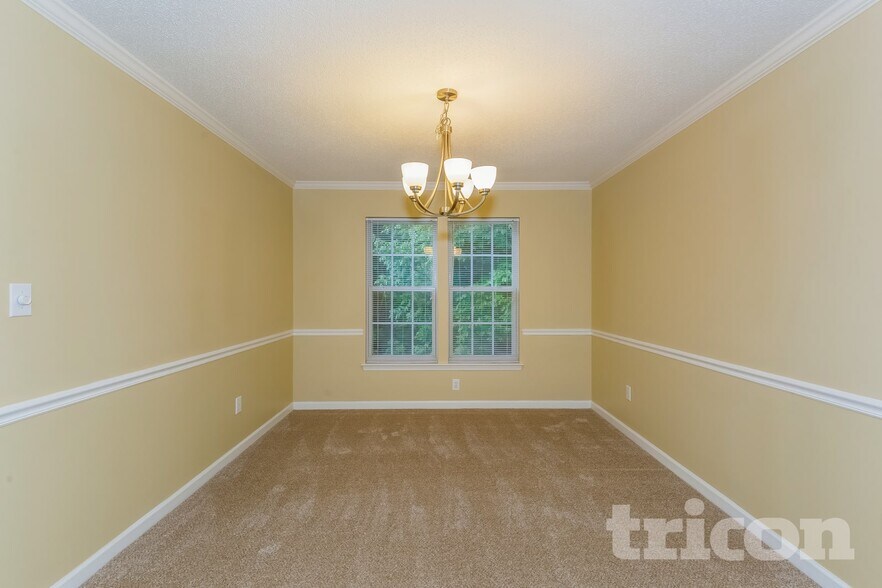 Building Photo - 7906 Kingston Dr