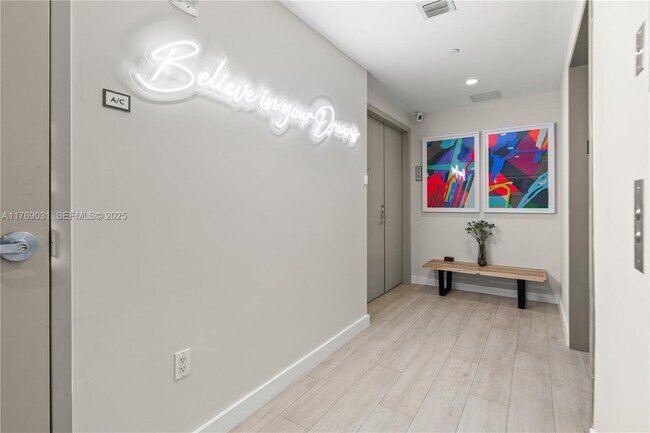 Building Photo - 488 NE 18th St