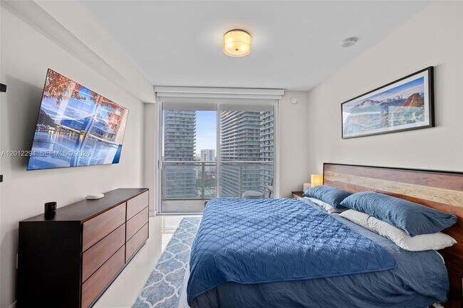 Building Photo - 1080 Brickell Ave