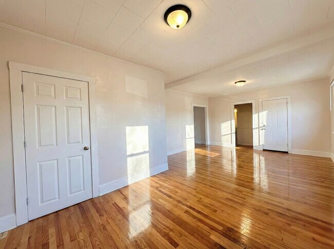 Building Photo - 45 Slater St