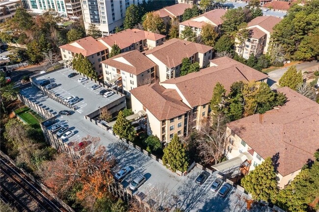 Building Photo - 3777 Peachtree Rd NE