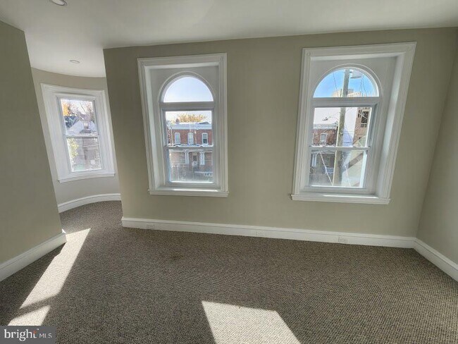 Building Photo - 5535 Ridge Ave