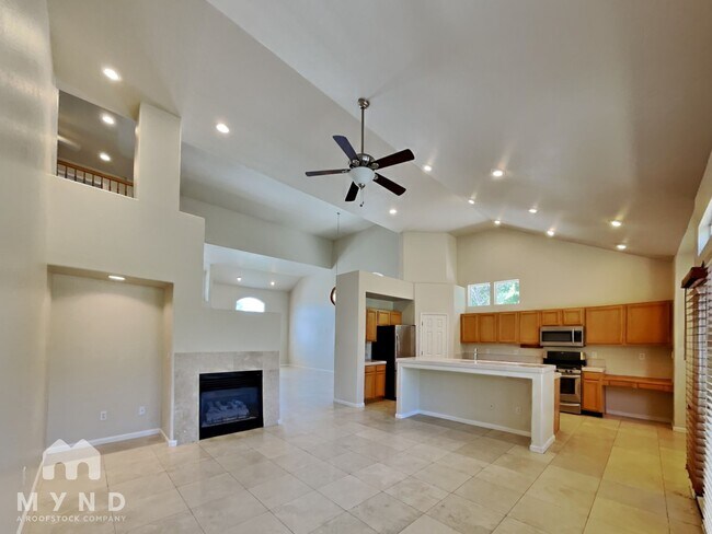 Building Photo - 695 Citadel Rd