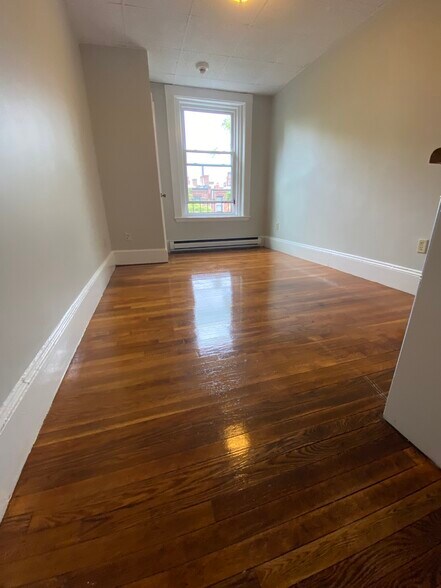 Building Photo - 399 Marlborough St