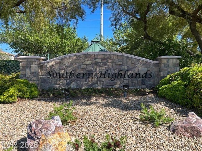 Building Photo - Inviting 3-Bedroom Home with Oversized Loft in Gated Southwest Community