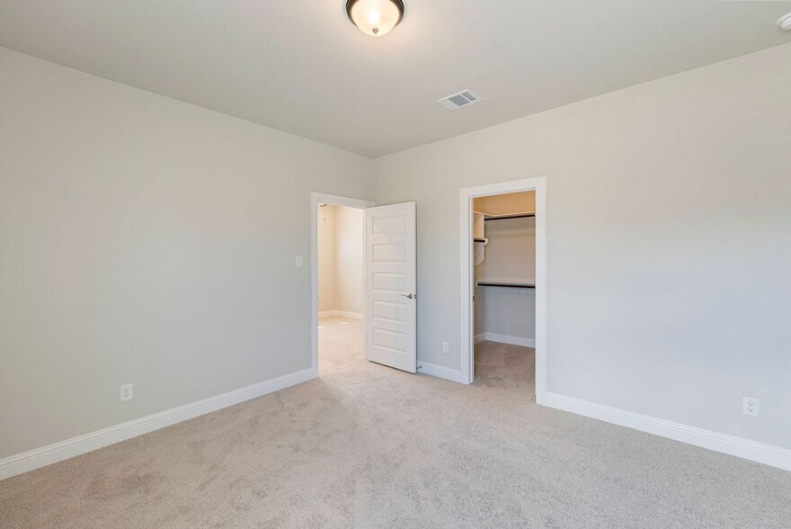 Building Photo - 601 C-Bar Ranch Trl
