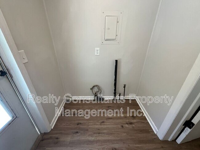 Building Photo - 508 Denny St