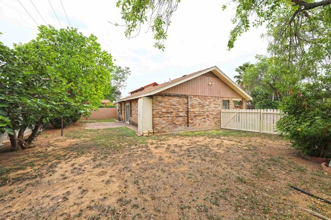 Building Photo - 8761 Augusta Loop