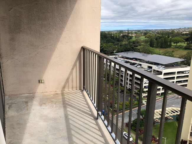 Building Photo - Park at Pearlridge! 2 bdrm, 2 bath, covere...