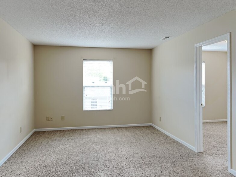 Building Photo - 717 Hickory Pine Dr