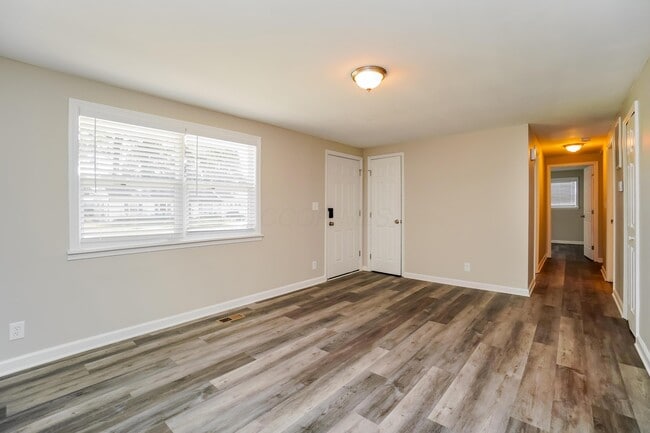 Building Photo - 357 Amesbury Dr