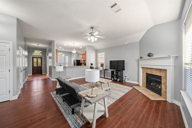 Building Photo - 8815 Rollick Dr