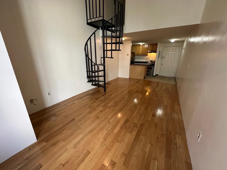 Building Photo - 4 Leeds St