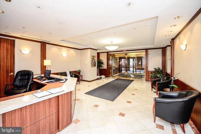 Building Photo - 900 N Stafford St