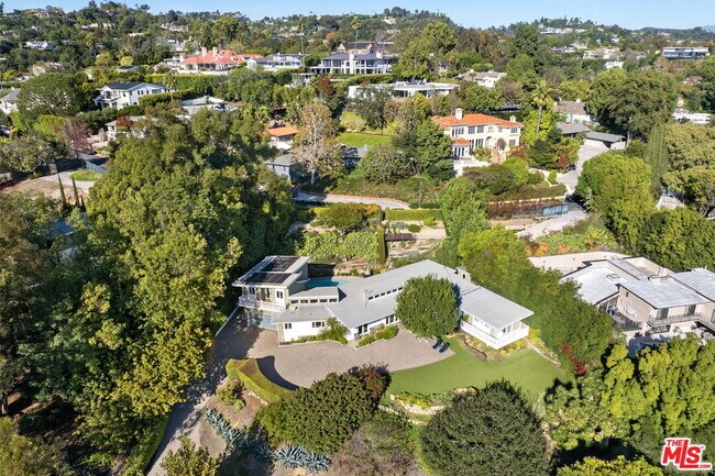 Building Photo - 11215 Sunset Blvd