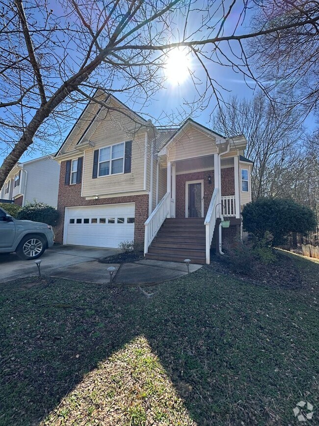 Building Photo - 3 Bedroom house near UGA's Vet School.