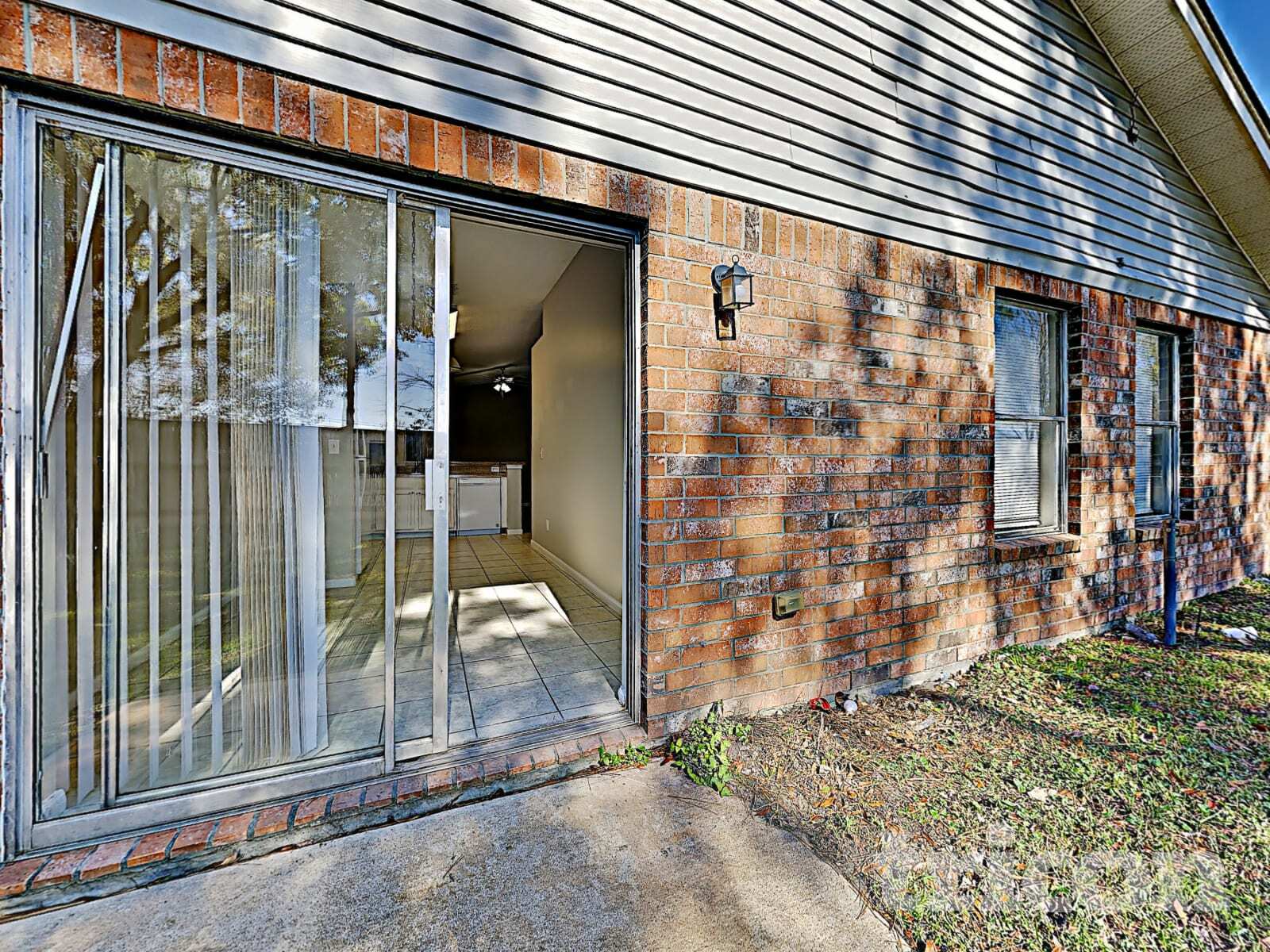 Building Photo - 3215 Boynton Dr