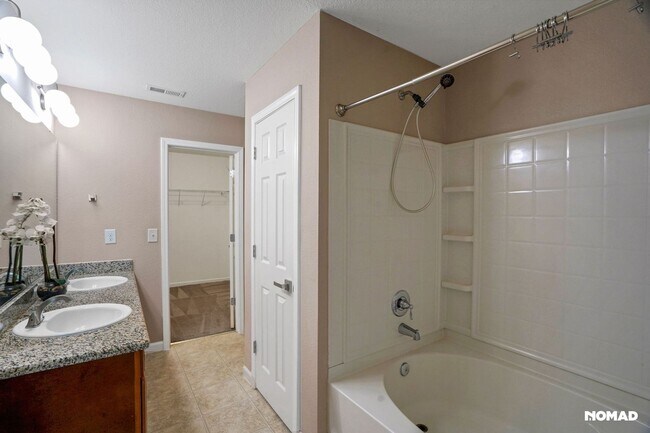 Building Photo - Charming 4BR House in Whitsett